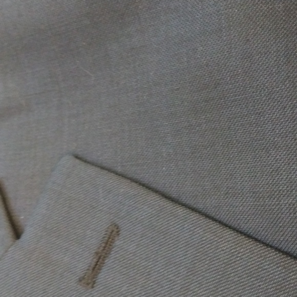 Like New Jos. A. Bank Solid Navy Blue Wool Traveler Suit  44R - Picture 7 of 11